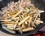 豚肉とゴボウとニンジンの甘酢炒め。作り方5写真