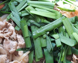 茹でた豚肉で☆ニラと野菜の中華風煮炒め作り方2写真