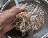 焼き茄子の皮剥いて冷やし蕎麦に載せた作り方3写真