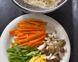 残った素麺で彩り五目麺作り方1写真