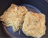 絹厚揚げの目玉焼きのっけ焼そば作り方4写真
