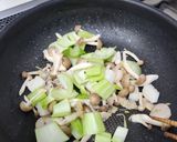 チンゲン菜とシーフードミックスの八宝菜風作り方8写真