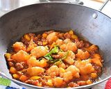 カリフラワーの麻婆風炒めを焼きそばにのせてみた♪作り方3写真