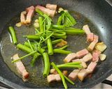 空芯菜とベーコンのペペロンチーノ作り方4写真