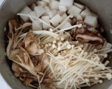 鶏ささみと 大根 舞茸 もやしの ピリ辛中華煮♪作り方5写真