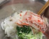 新玉ねぎとカニかまのサラダ♪作り方3写真
