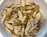 ごぼうとさつま揚げとこんにゃくの炒め煮作り方1写真