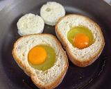 月の輝く夜に＊パプリカのせた目玉焼きトースト作り方2写真