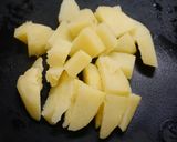 簡単！銀鮭とポテトの黒胡椒炒め作り方2写真