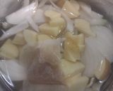 玉ねぎ・じゃがいも・ひき肉の醤油スープ作り方2写真