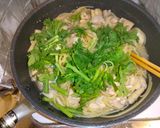 鶏肉と春菊の醤油バターパスタ作り方3写真