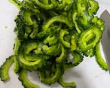 味噌でまろやか味！ゴーヤチャンプル⭐︎作り方1写真