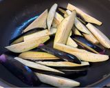 なすと厚揚げと豚ひき肉のピリ辛味噌炒め。作り方1写真
