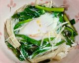 レンジで速攻♪ニラとえのきの巣ごもり卵作り方6写真