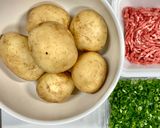 豚ひき肉と新じゃがの煮つけ作り方1写真