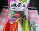 蒸し黒豆とセロリウインナ昆布だし炒め😋作り方1写真