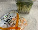 フライチキンと卵のボリューム親子サラダ作り方1写真