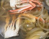 タマネギとワタリガニのスープ🧅🦀作り方2写真