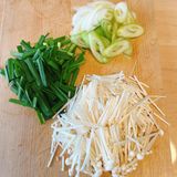 焼肉店風♪簡単☆旨辛ユッケジャンスープ作り方2写真