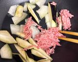 なすと冬瓜のそぼろ炒め作り方1写真