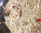簡単　キムチラーメン（辛ラーメン）作り方3写真