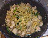 鶏肉と春菊の醤油バターパスタ作り方4写真