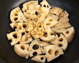 蓮根としめじ⭐︎甘辛生姜炒め作り方3写真