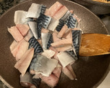 骨取りサバと玉ねぎのポン酢バター炒め作り方3写真
