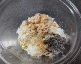 塩昆布とツナの中華風しっとりおにぎり作り方2写真