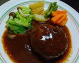 肉と野菜の彩りハンバーグ・ディッシュ作り方9写真