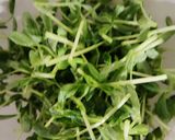 卵美味しい〜豆苗とカニカマの卵スープ作り方1写真