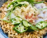 チキンラーメン●長ネギ＆オクラ＋生姜風味作り方2写真
