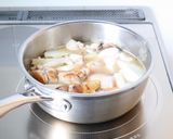 鶏肉の旨みが美味しい【大根と鶏の煮物】作り方4写真