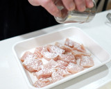 やわらか鶏むね肉とさつまいもの黒酢炒め作り方11写真