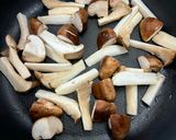 鶏肉ときのこソテー　カレークリームソース作り方2写真