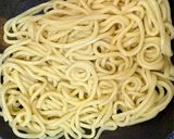 焼きそばとハンバーグのカレー丼作り方1写真