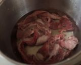 牛すじ肉と根菜類の煮物作り方1写真