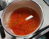 くせ無し　にんじんとお麩の吸い物作り方4写真