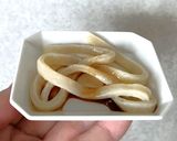 チャーハンと小麦粉を練り合わせて作るうどんの麺作り方16写真