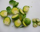 簡単！芽キャベツと人参のお味噌汁作り方1写真