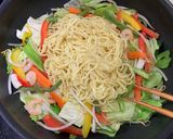 塩レモン風味の海鮮サボ入り焼きそば作り方6写真