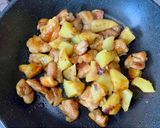 鶏と焼き芋の甘辛炒め作り方5写真