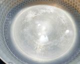 なめこと豆腐の玉ねぎわかめの味噌汁作り方1写真