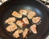 【簡単夕食】柔らか鶏胸肉と茄子ピーマンの味噌炒め作り方3写真