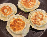 餃子の皮でモヤシささみの梅はさみ焼き作り方5写真