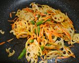 お弁当にもぴったり！カレー風味のれんこんきんぴら作り方6写真