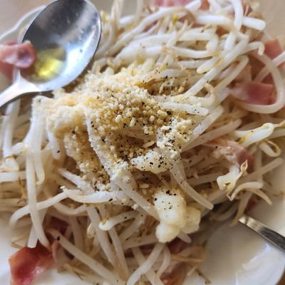 レンジ3分もやしガーリックベーコン☆節約 by マダム・フィーカ