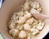 骨付き鶏とカリフラワーの煮込み作り方7写真