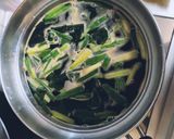 わかめと葉ネギのかけ温うどん作り方1写真