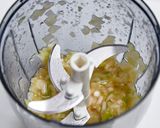ネギ塩だれが肉汁とからむ～ホルモンバーグ作り方2写真